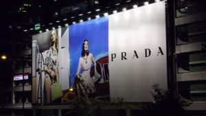 Prada e Versace: il ritorno del glamour italiano
